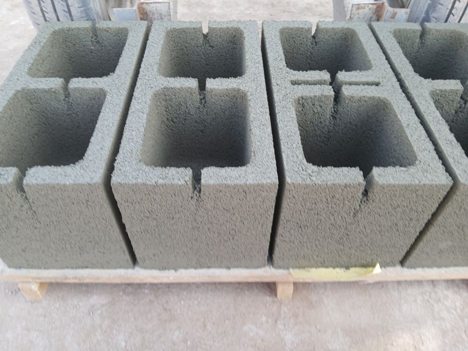 Шлакаблок сатылады.