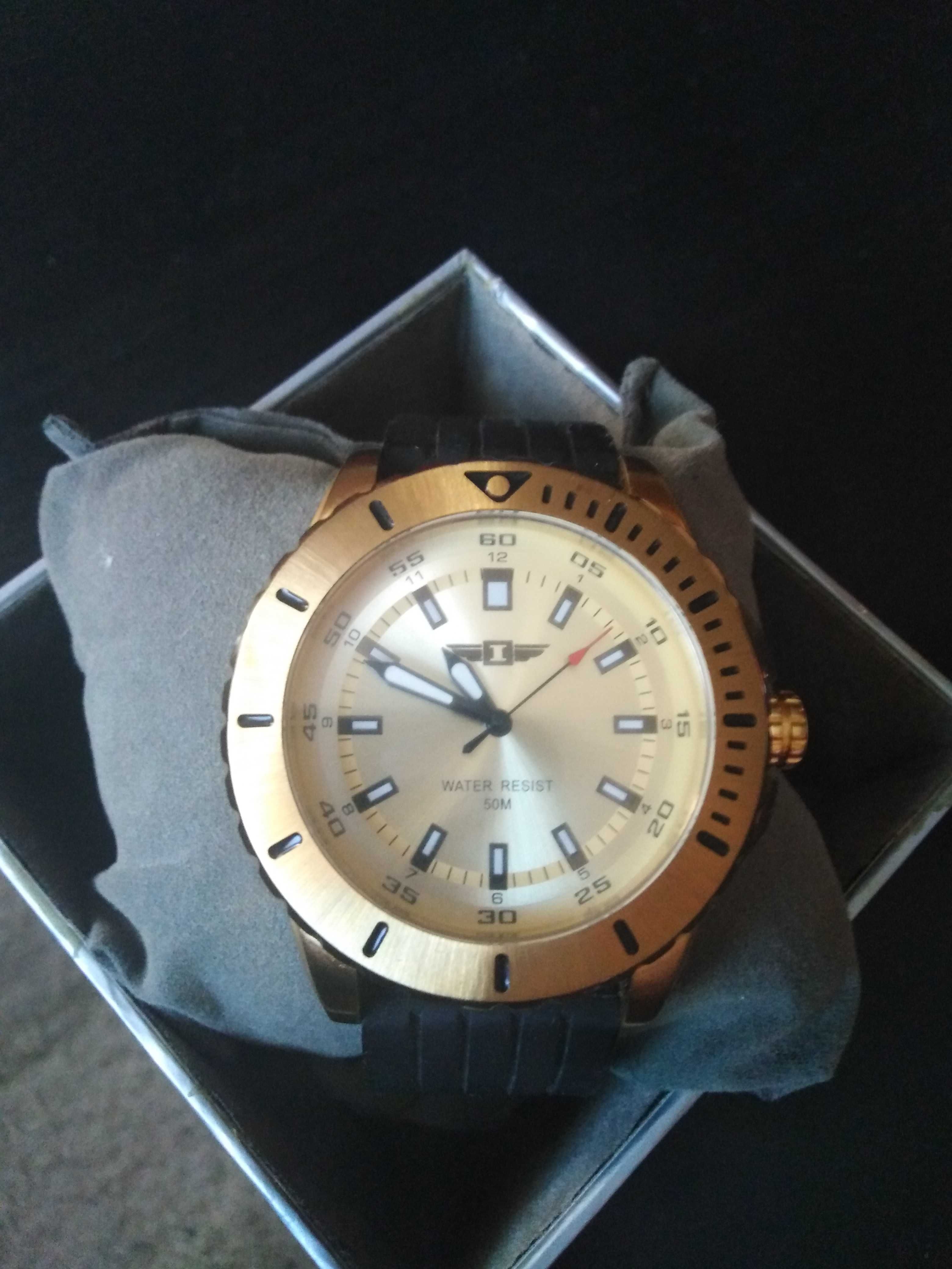 Invicta  10004-004