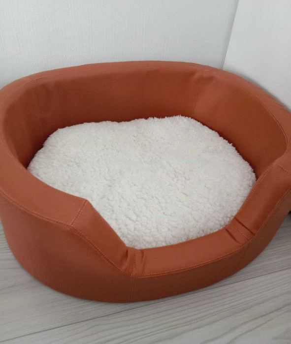 Лежак для кошки, практически новый