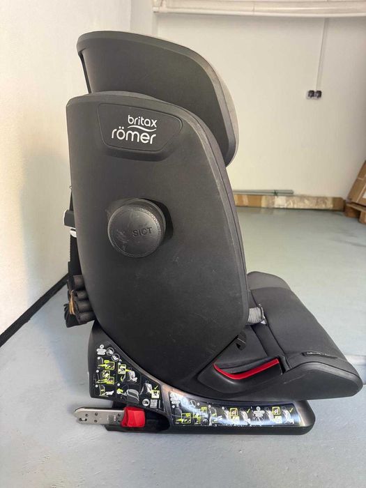Scaun auto ISOFIX Britax Romer Advansafix de la 9 până la 36 kg