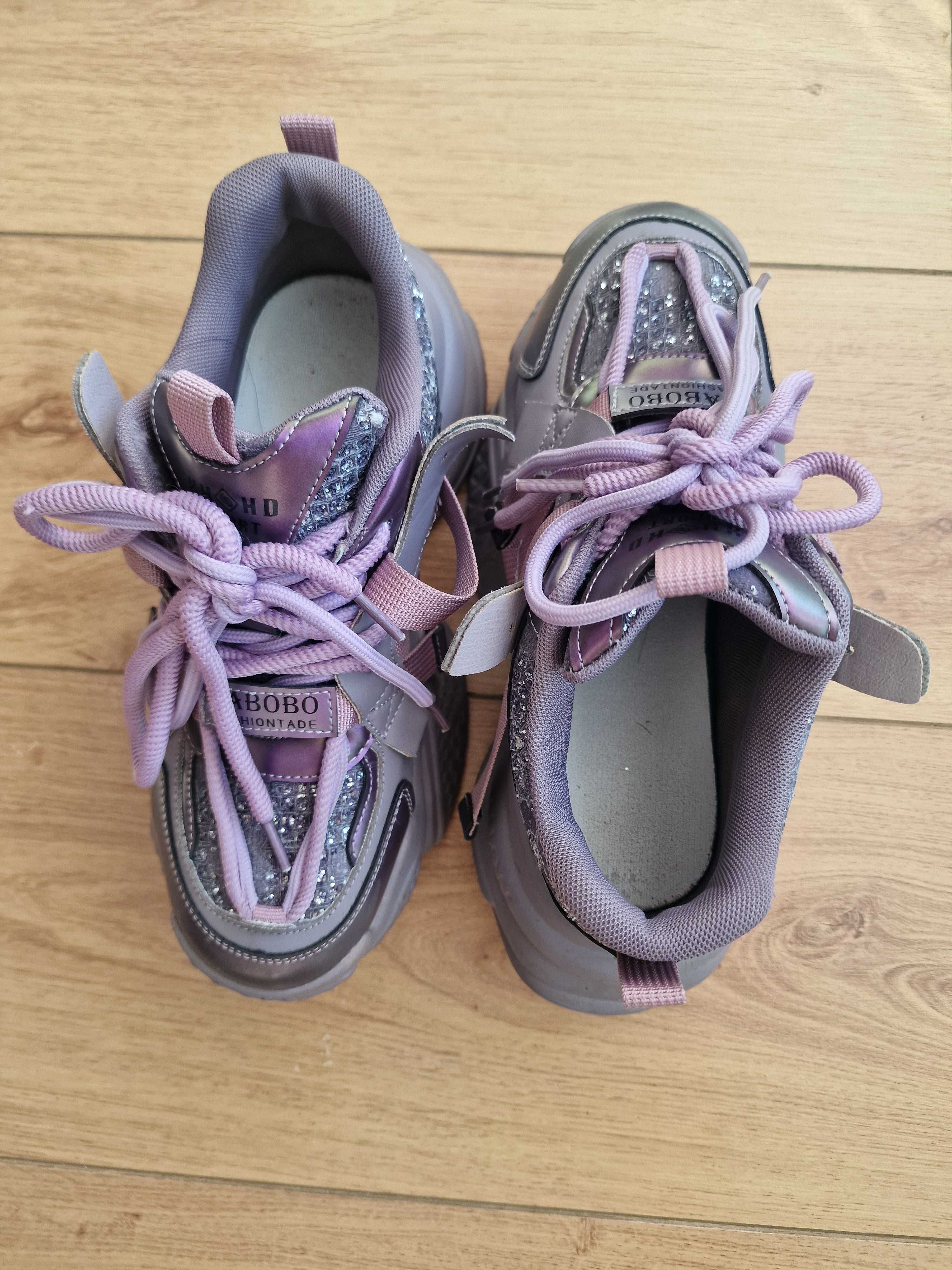 Продавам Nike и лилава маратонки