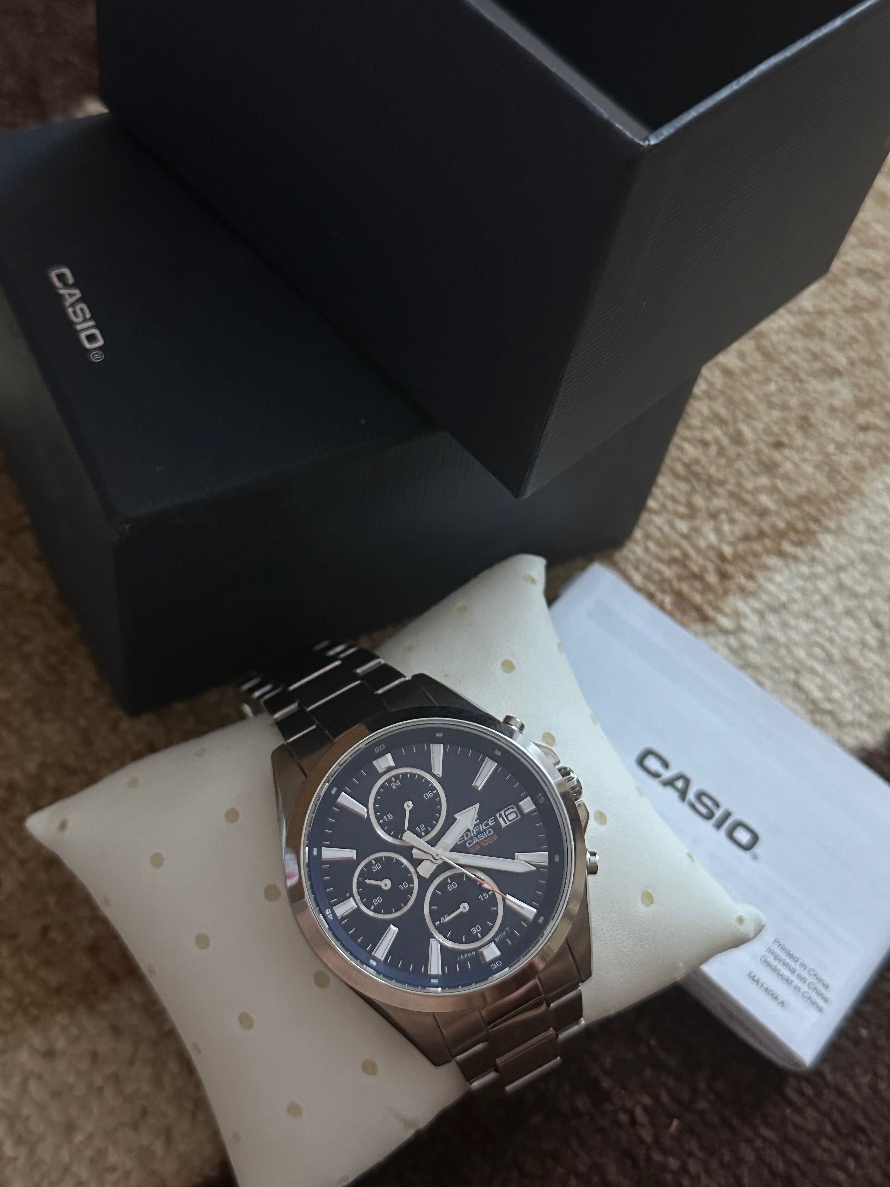 Продавам CASIO стилен и модерен часовник, който никога не е носен.