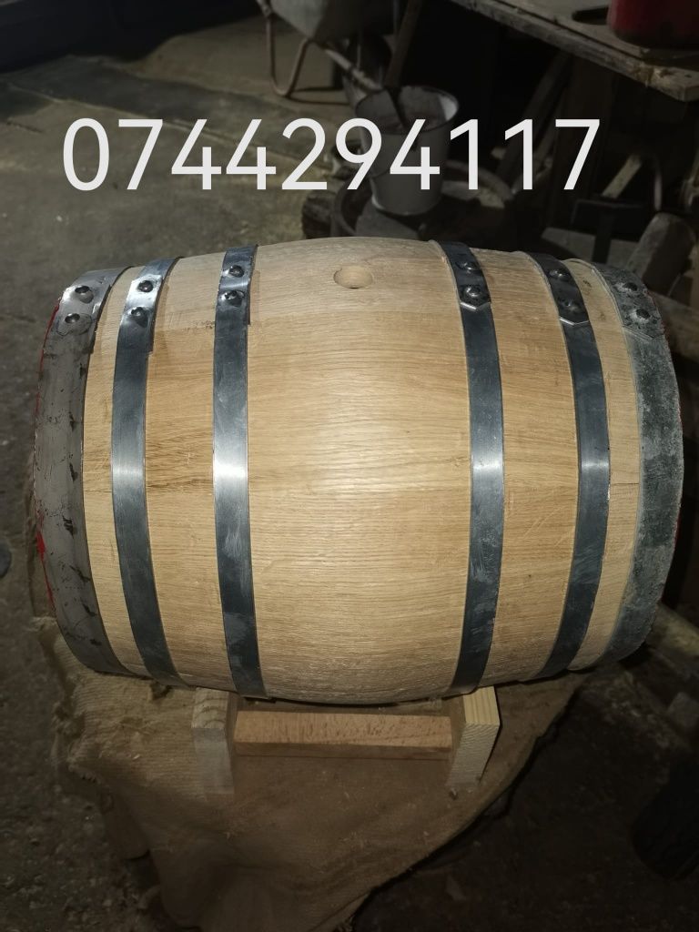 Putini din lemn pentru branza