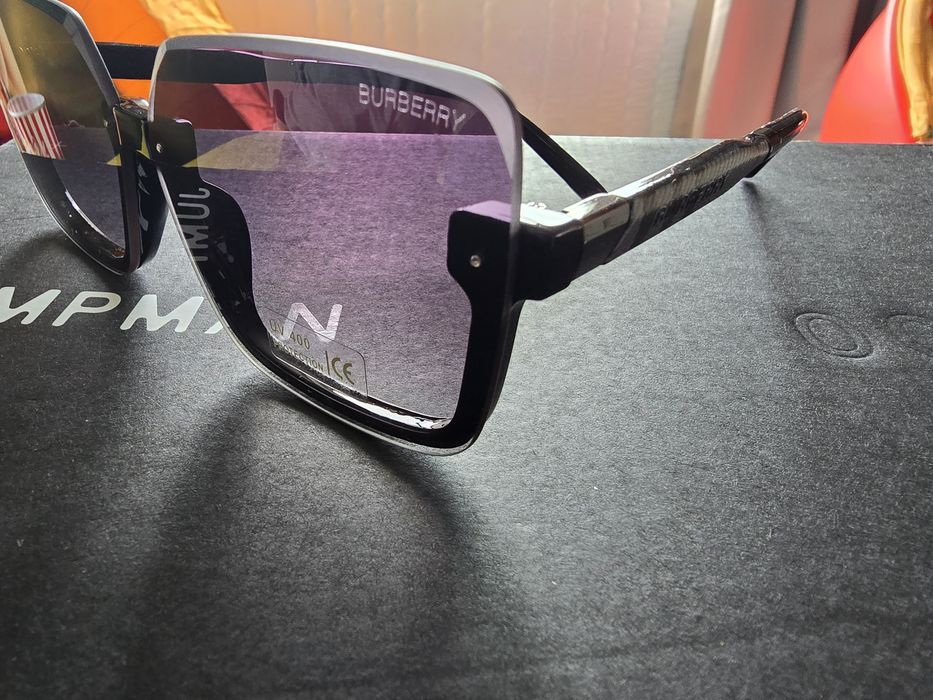 Ochelari de soare Burberry gri