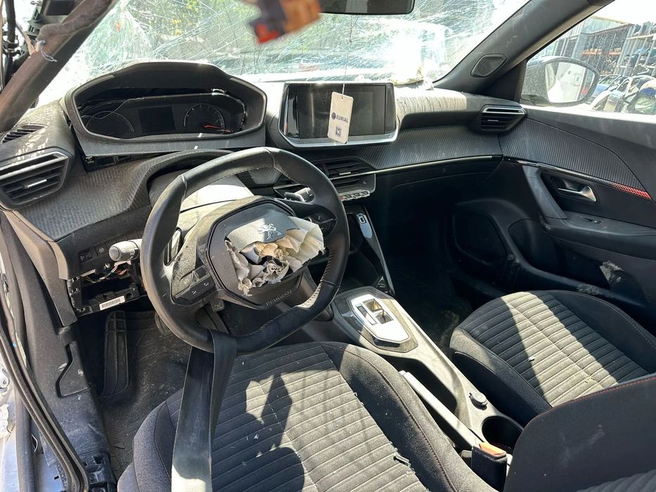 Dezmembrari Peugeot 2008 / 1.2 Benzina / 2023