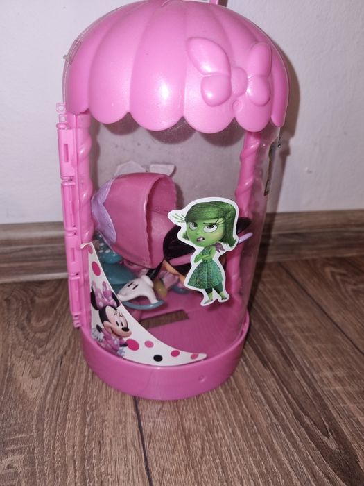 Set Figurina Minnie Mouse cu accesorii