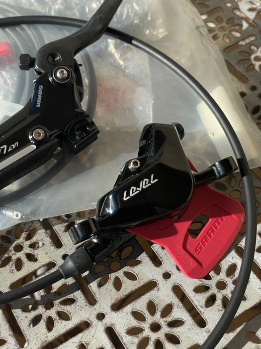 Комплект нови cпирачки SRAM Level Ultimate Stealth 2P 2-бутални