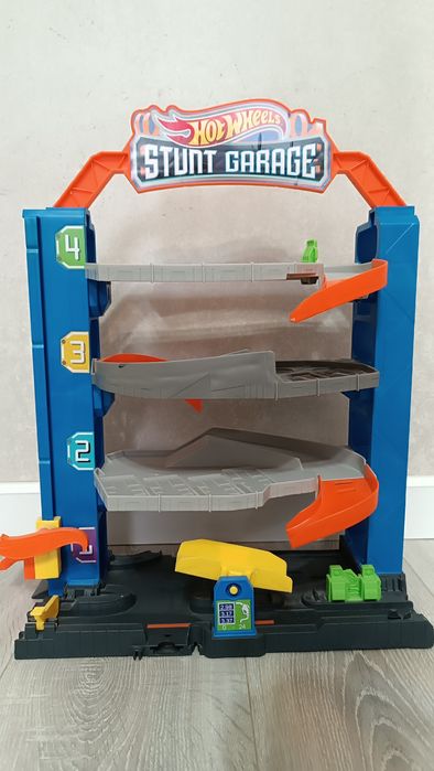 Hot wheels гараж парковка