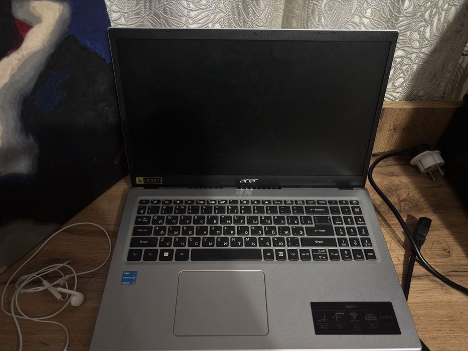 Ноутбук асер  почти новый