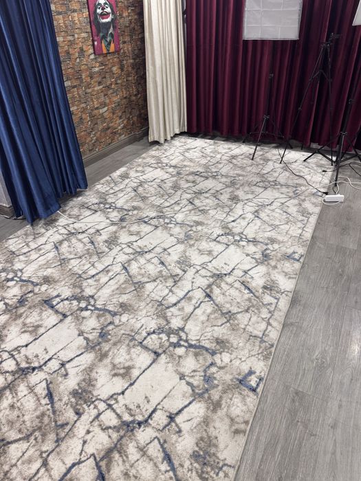 Gilam sotiladi srochna!