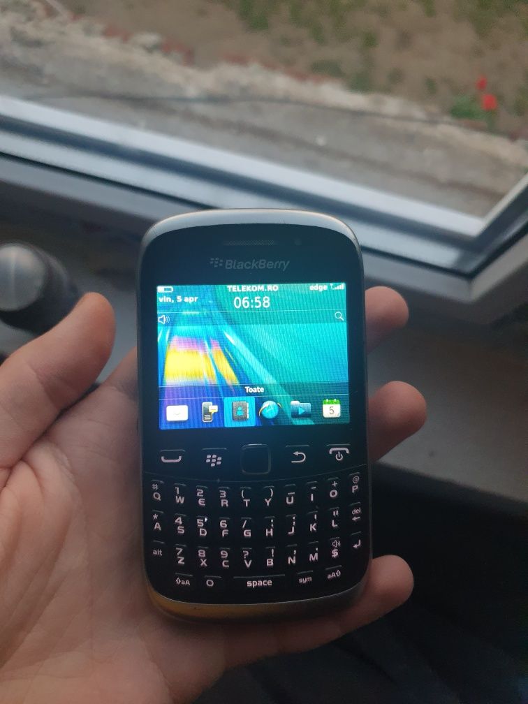 Blackberry curve 9320