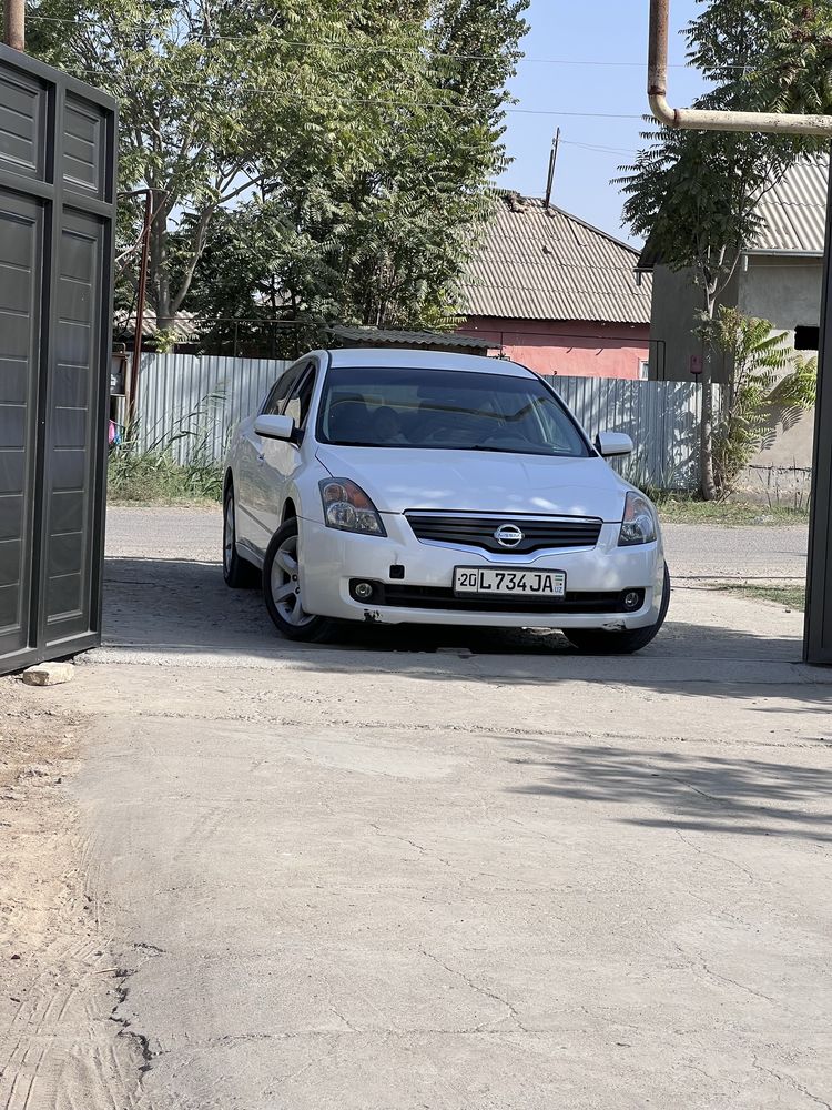 Nissan altima sotiladi holati idal propan gazlari bor, udar yemagan