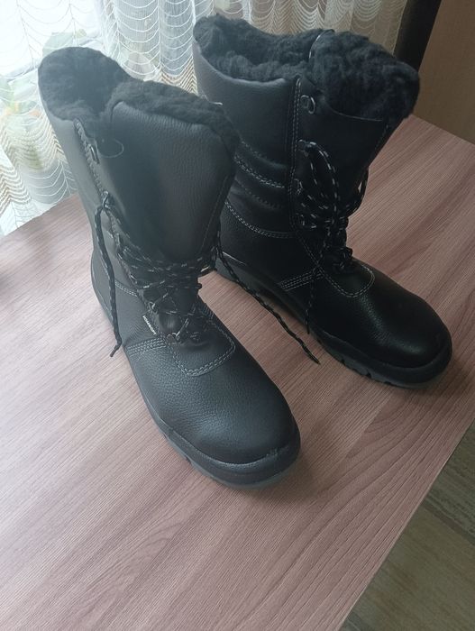Продам зимние сапоги (спецобувь)