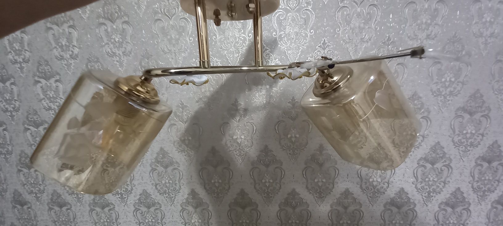 Продам люстру новую