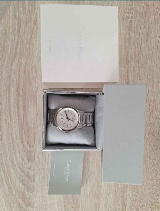Vand accesoriu bărbătesc,marca Calvin Klein