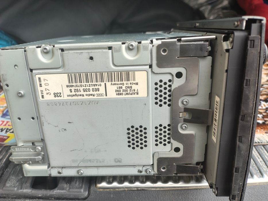 Vând radio cd Audi A4 B7