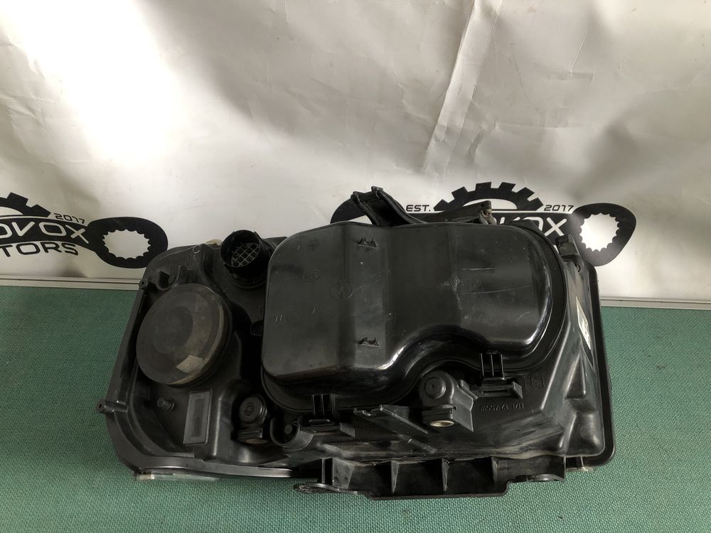 Far dreapta xenon Land Rover Freelander an 2006-2014