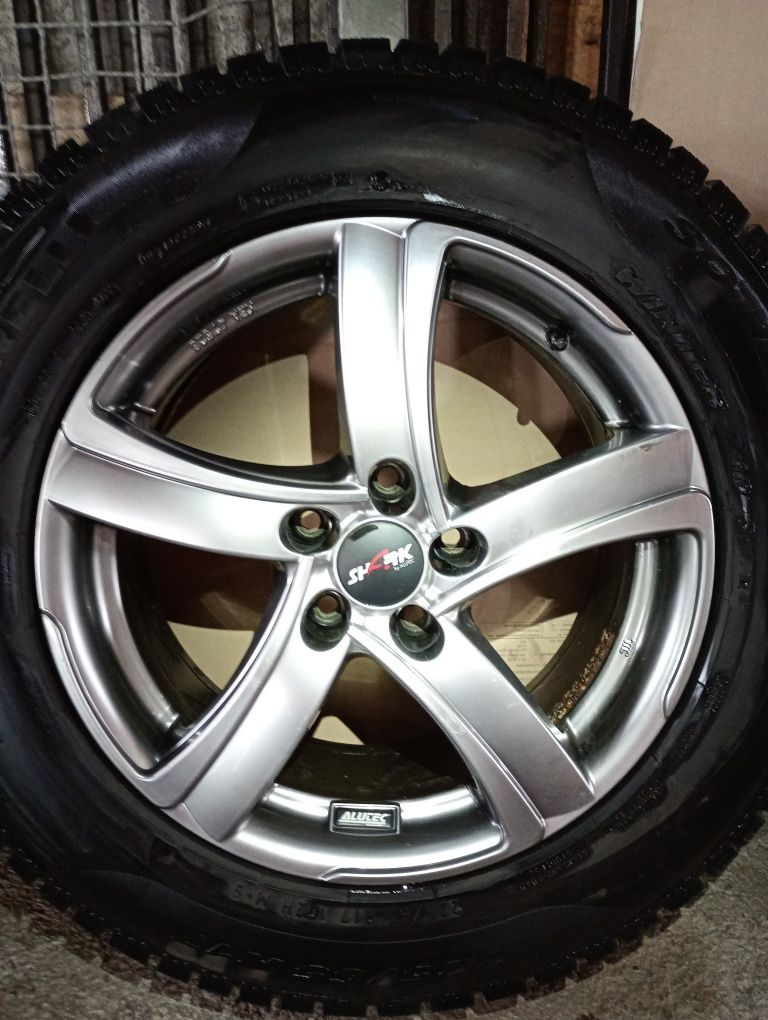 TOYOTA RAV4 джанти със зимни гуми 225/65/16/17 7,5J ET38 5x114,3 цо66