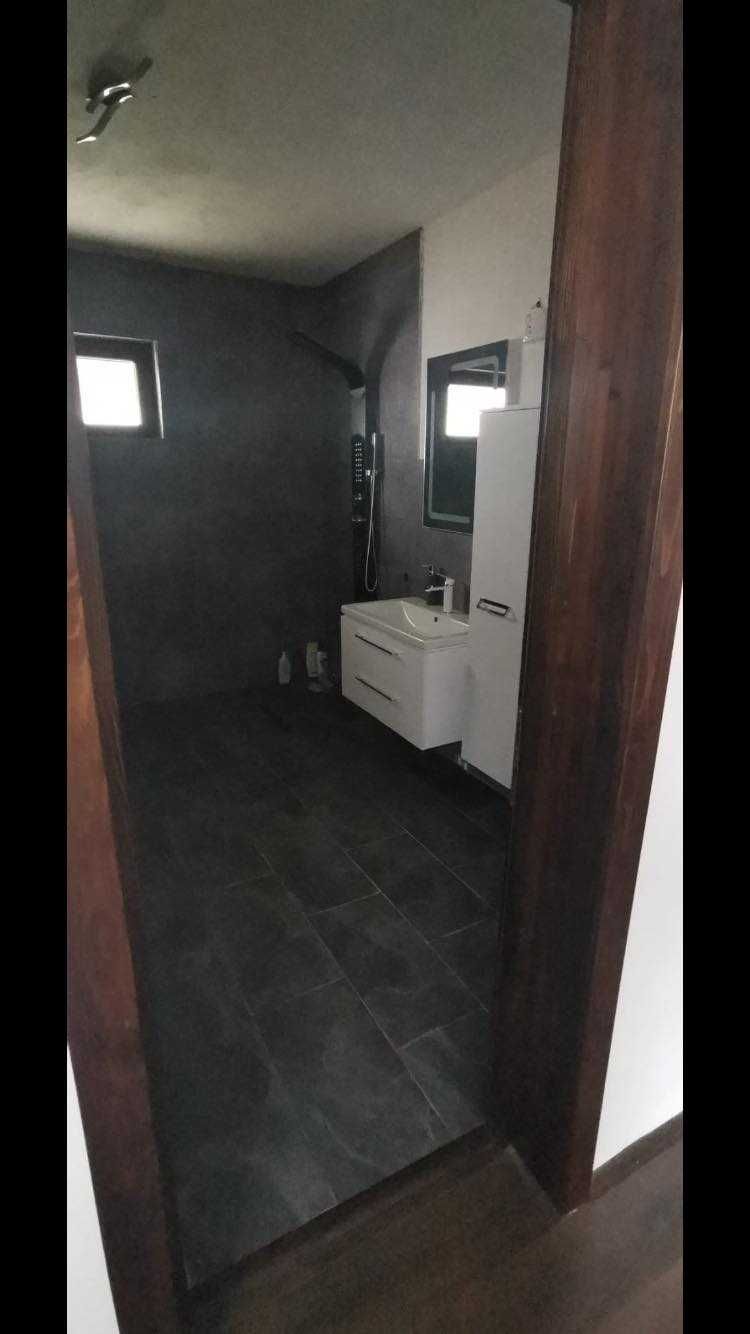 Vand CASA cu parterul complet mobilat si utilat.