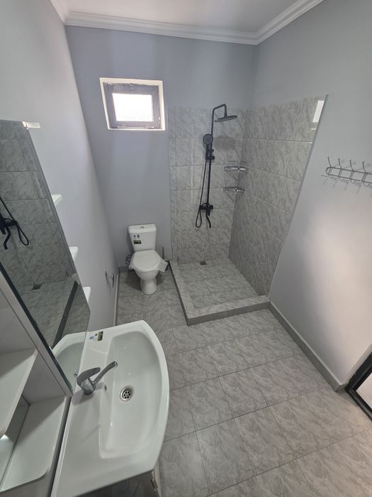 Кибрай тумани Бурота маҳалласида 2.3 сотих 3 хона янги уй сотилади.