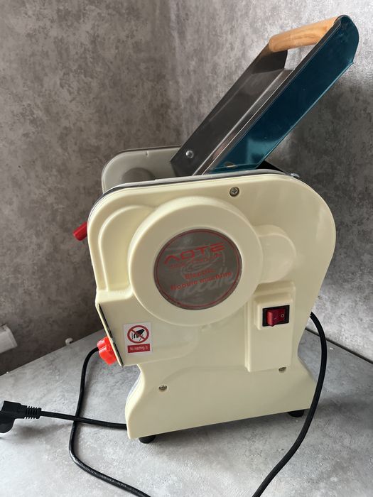 Тестокаталка лапшарезка