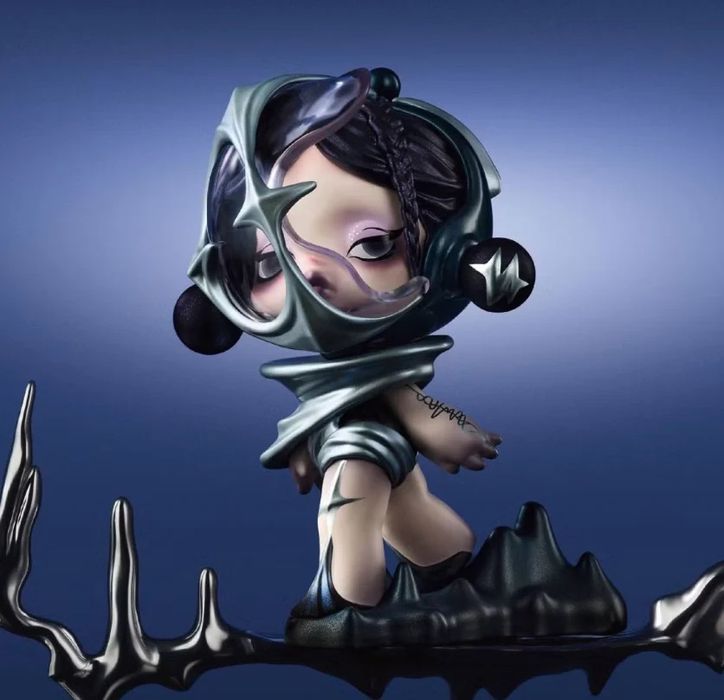 Оригинальная фигурка Skullpanda, the Sound, the Vigilance.