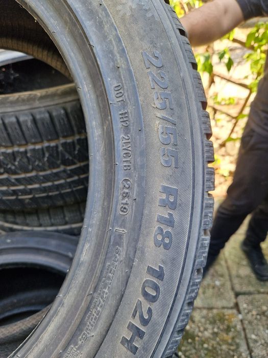 două cauciucuri; 225 55 18 de iarnă,m+s