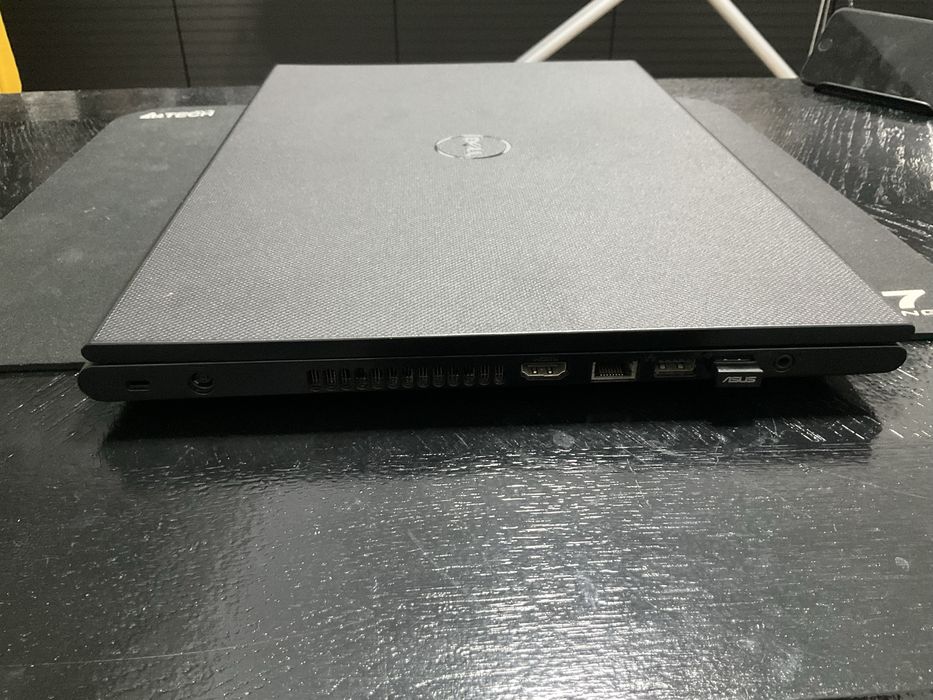 Laptop Dell i3 8gb ram , ssd , windows , gata de utilizare