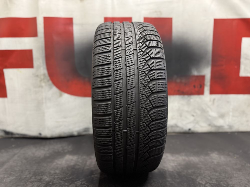 245 40 19, Зимна гума, Pirelli PZeroWinter, 1 брой