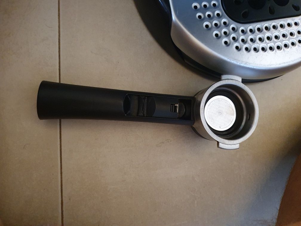 Кафе машина delonghi след профилактика  ec400