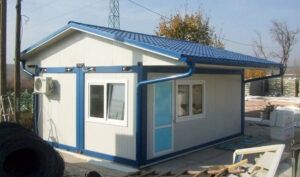 Executam  containere modulare