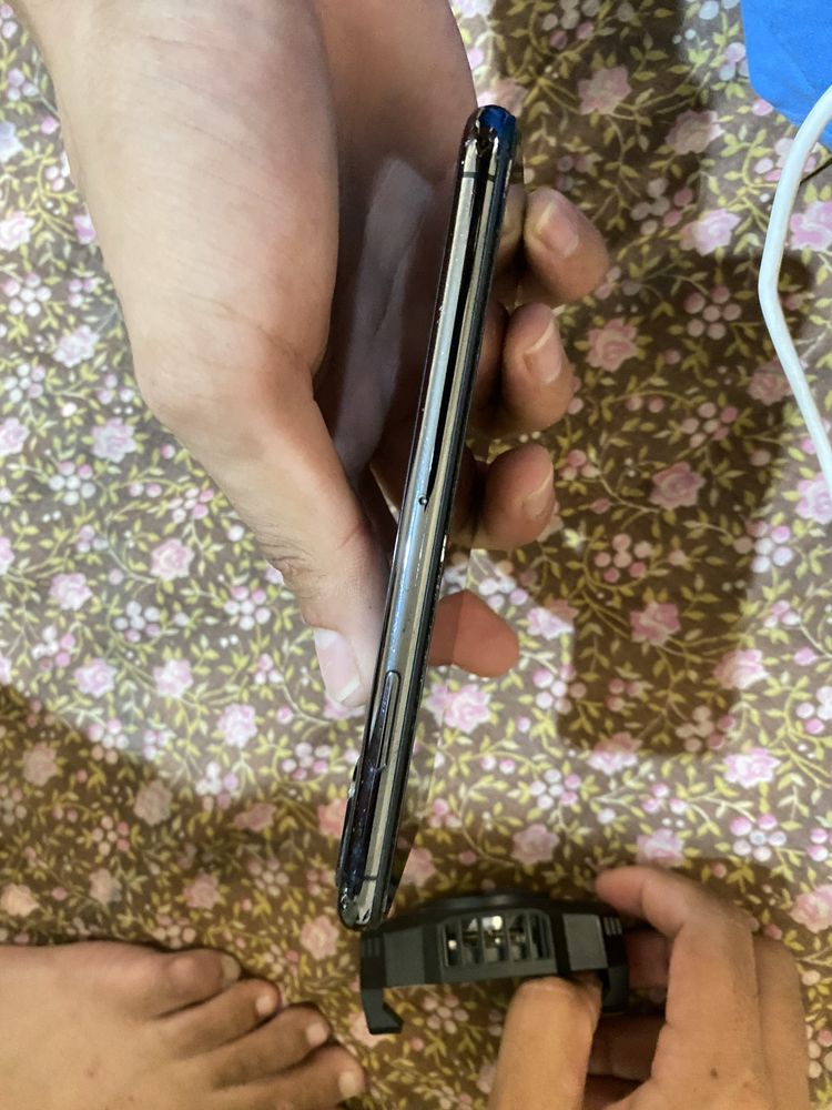 Iphone xs sotiladi