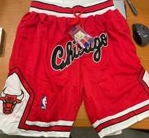 Vand pantaloni NBA Chicago Bulls, noi cu eticheta, marimea L