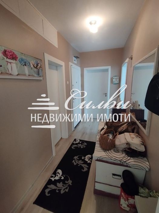 Обзаведен етаж къща -кв. Център