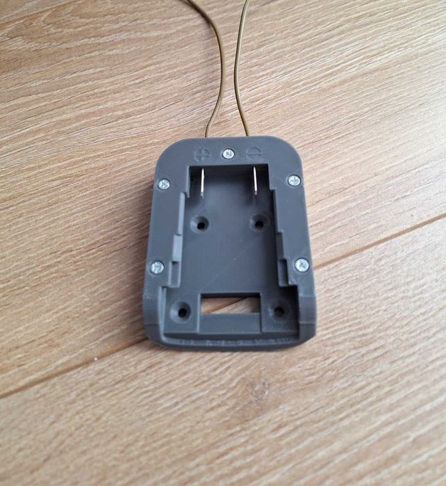 Adaptor Dewalt simplu cu 2 pini si fire incluse