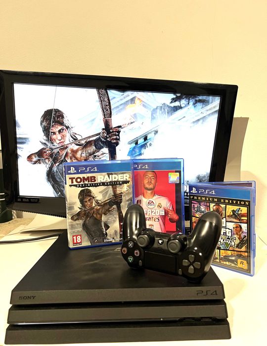 Consolă Sony PS4 Pro, 1TB, 3jocuri, o maneta, garantie!