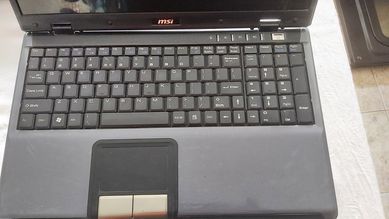 Лаптоп MSI 16