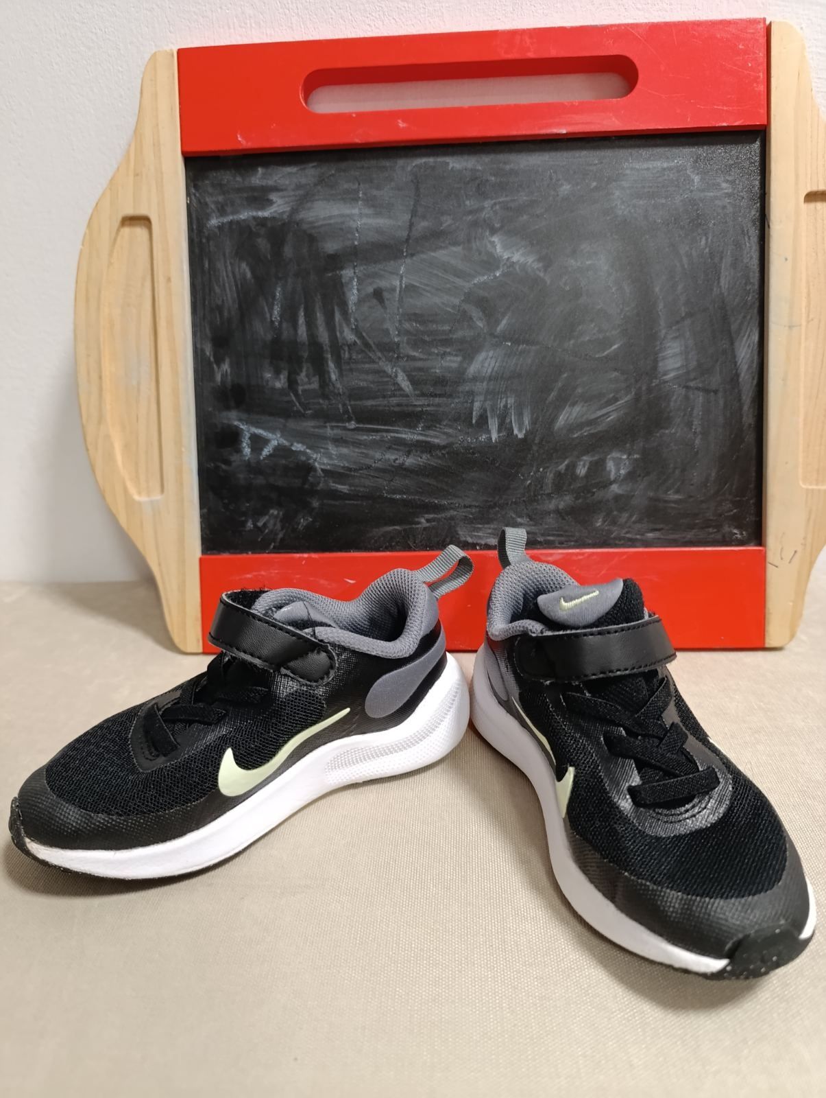 Nike Revolution 7, размер 25, 14 см, черни детски