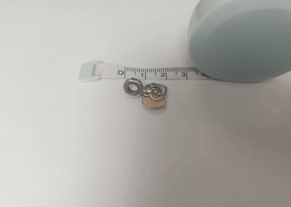 Talisman tip pandantiv cu inimioara cu inscriptia Mom, Pandora