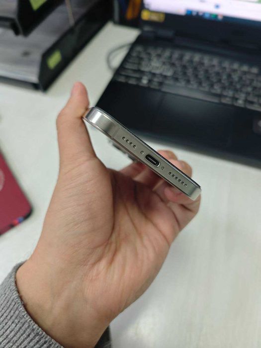 iPhone 16 pro max 256 desert titanium