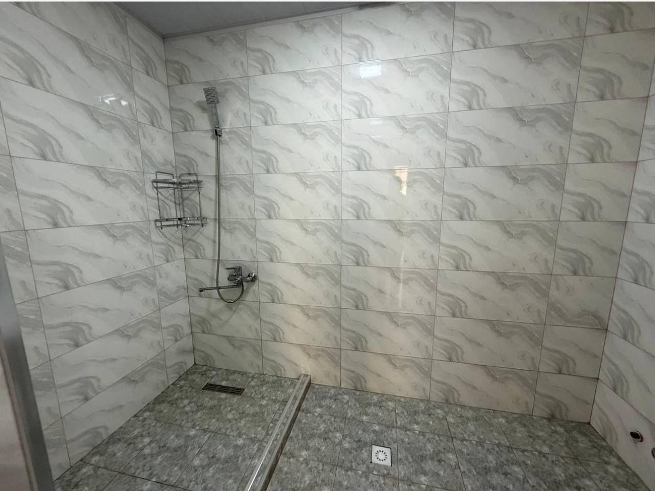 Срочно продаётся квартира Адрес Геофизика 2комнатная 62кв  55.000$торг