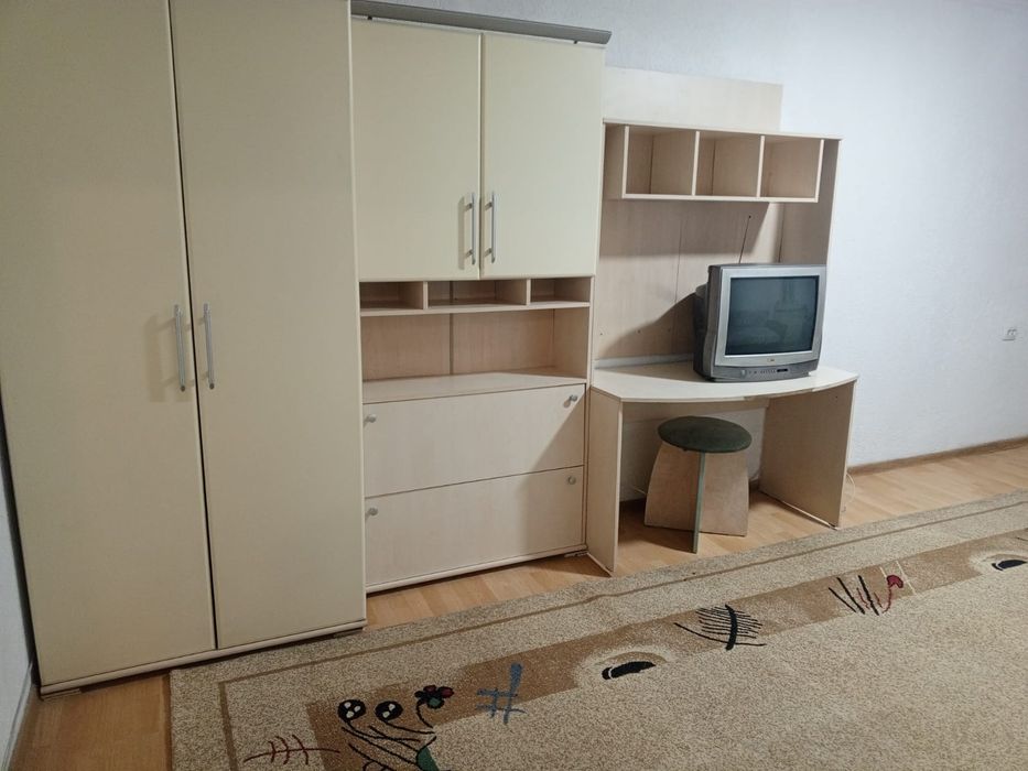 Продам гарнитур  в хорошем состоянии