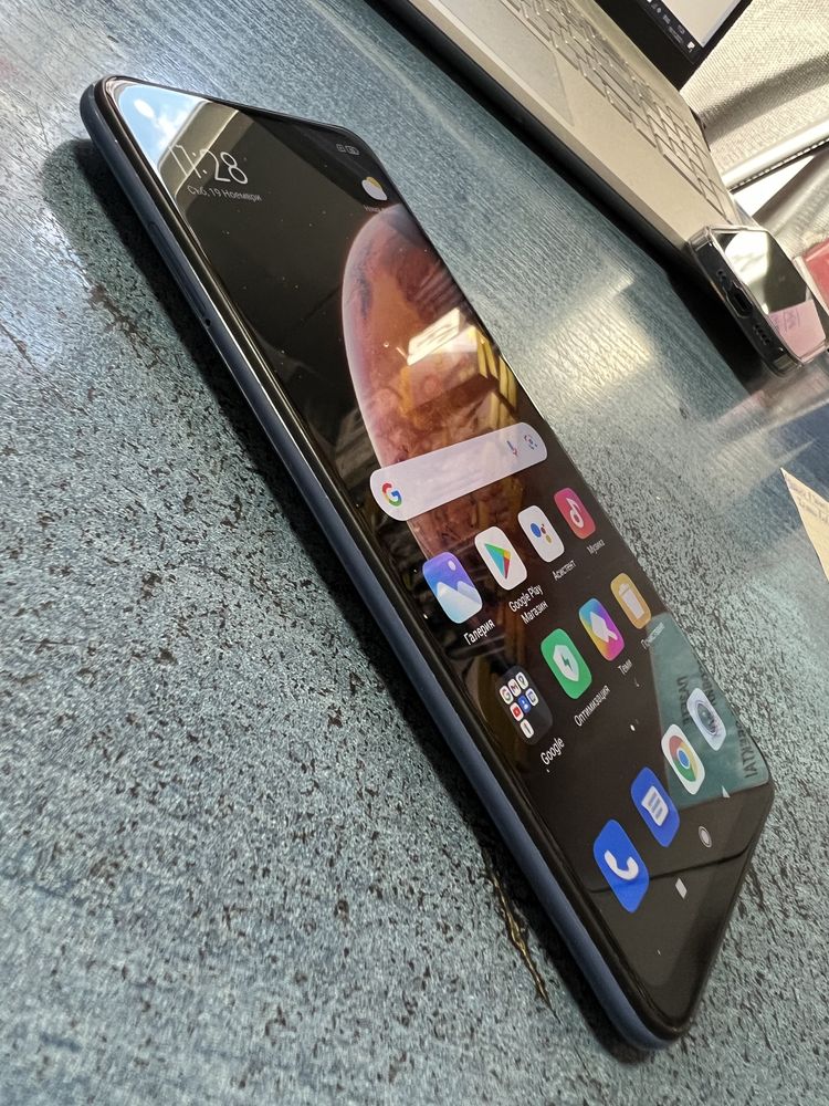Xiaomi Redmi Note 9 4/128gb - отличен