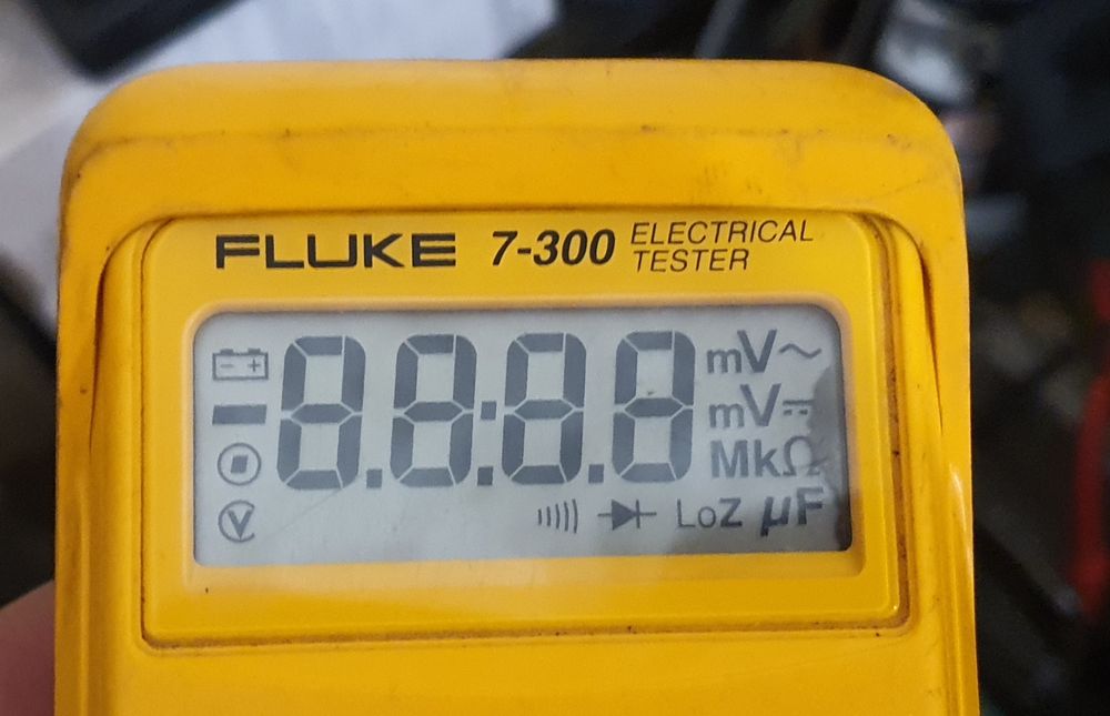 Multimetru FLUKE 7-300 cu set spioni noi, clesti, bumper protectie si