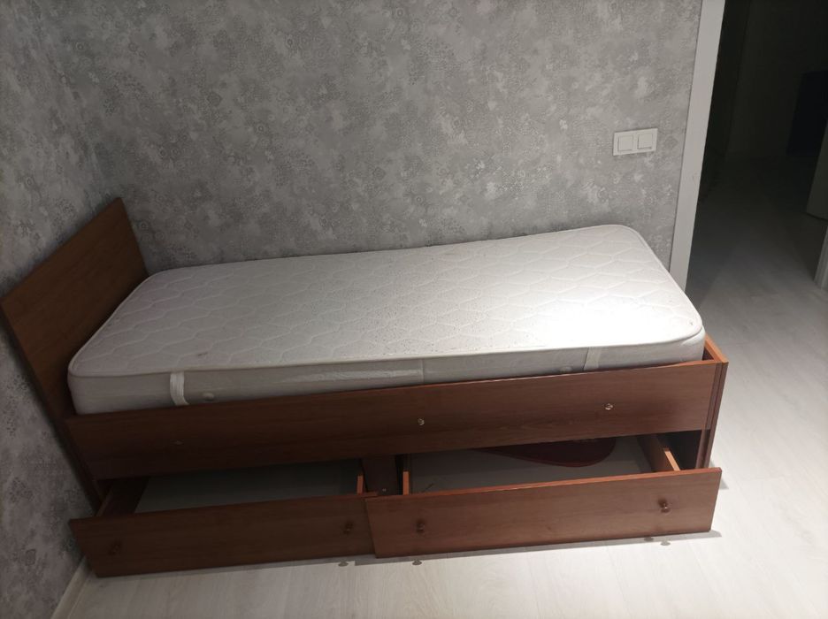 Krovat кроват срочно сотилади