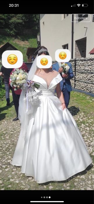 Vand rochie de mireasa superba