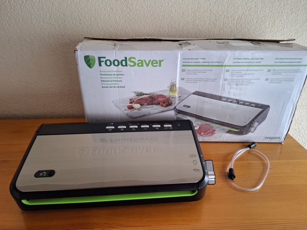 Уред за вакуумиране Foodsaver FFS005X-01, 28 см, 3 Скорости, Сребрист