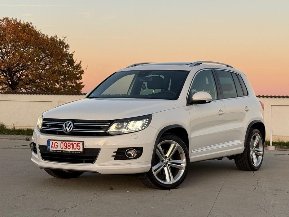 Volkswagen Tiguan R-Line / Dsg / Panoramic / Lane Assist / Webasto
