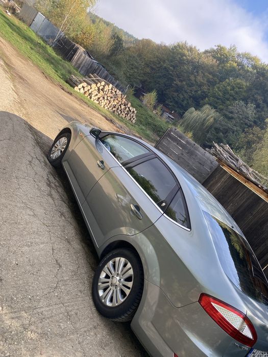 Vând Ford Mondeo MK4