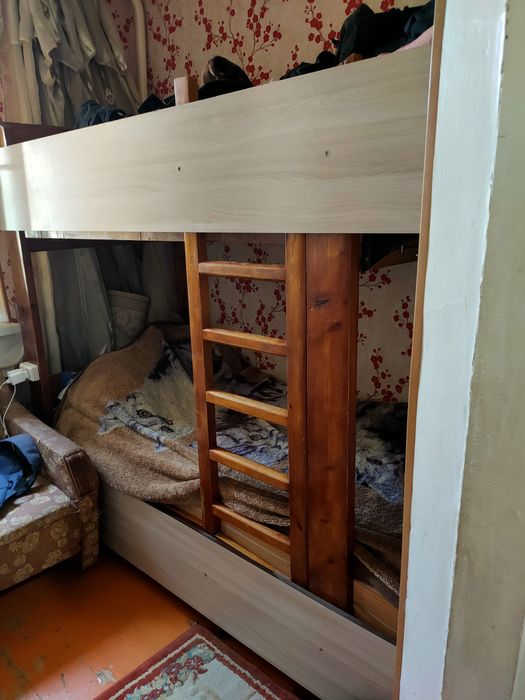 Кровать двухярусная